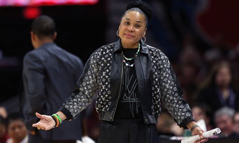dawn staley outfit
